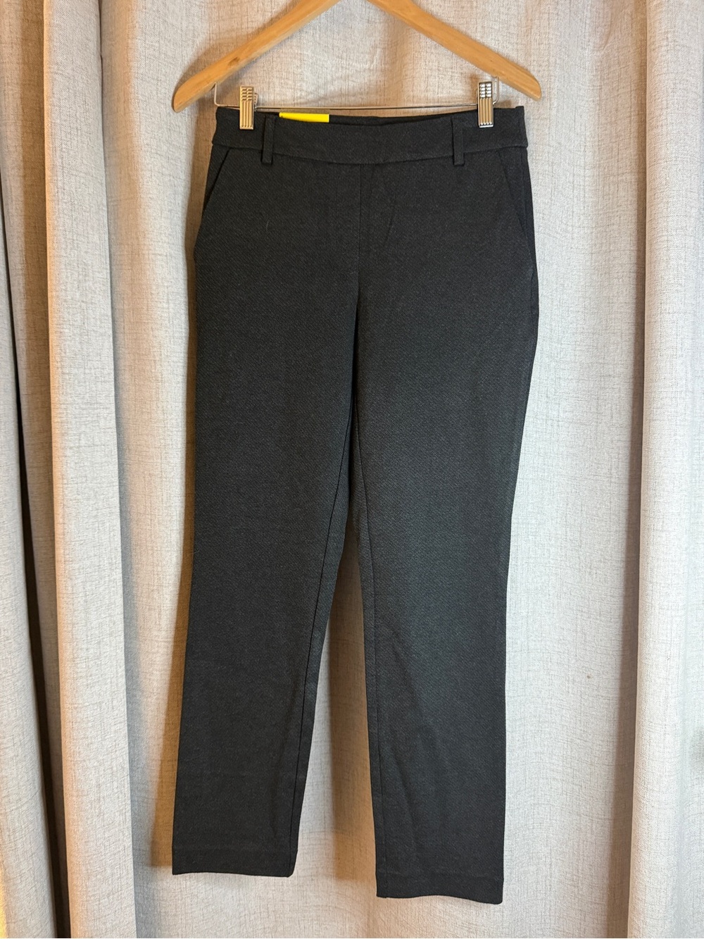 Dalia Women's Straight-Leg Dress Pants in Charcoal